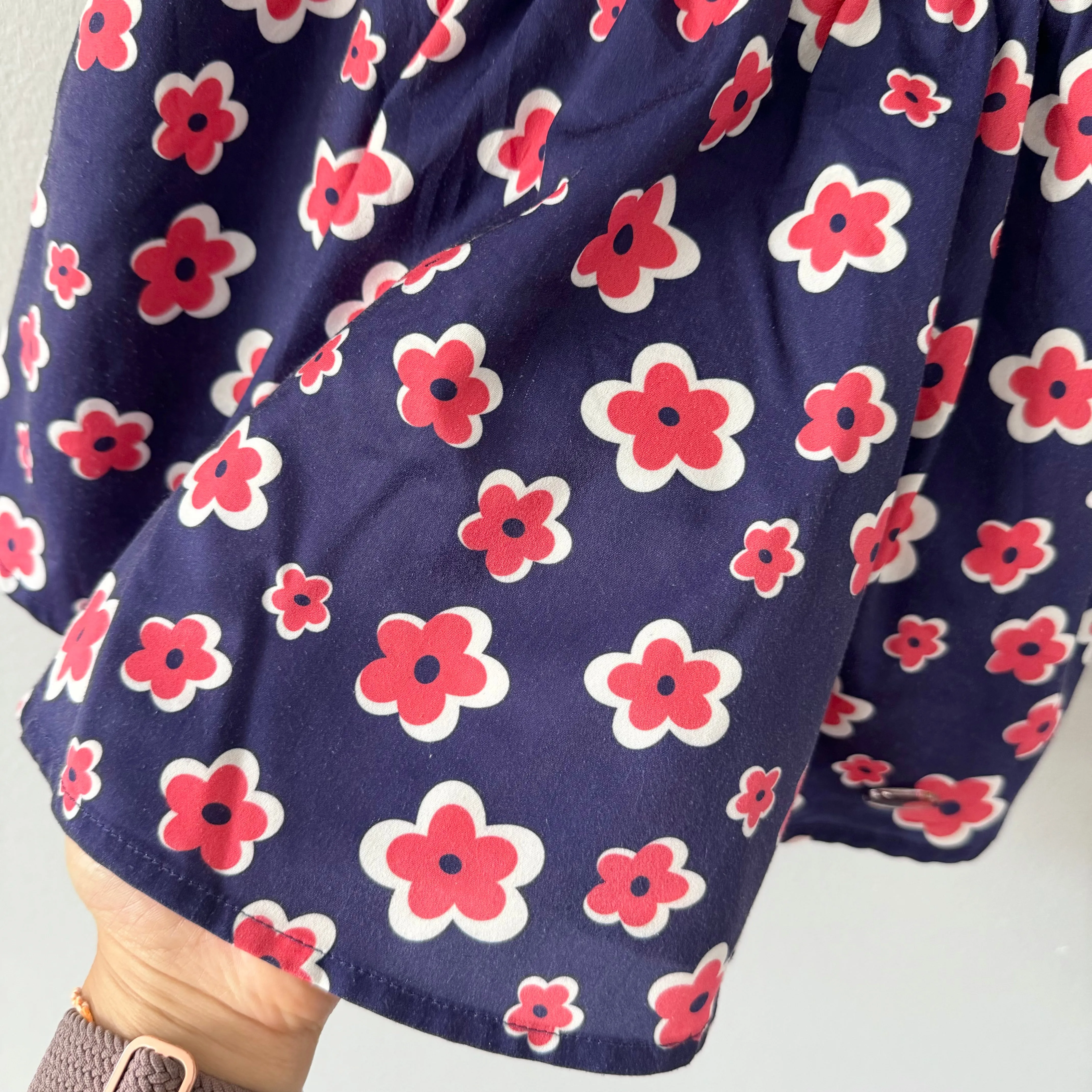 American Girl / Navy floral skirt / 6Y