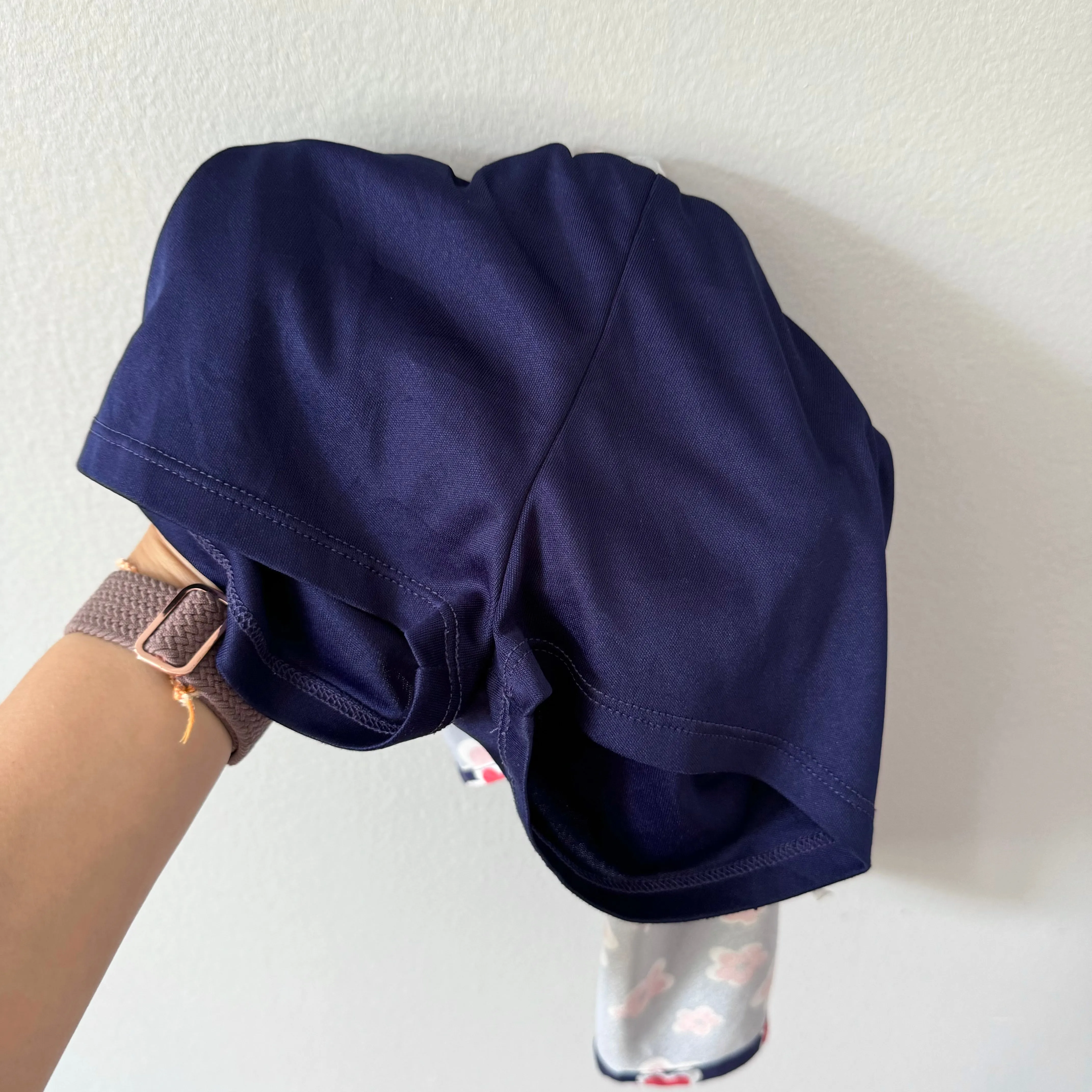 American Girl / Navy floral skirt / 6Y