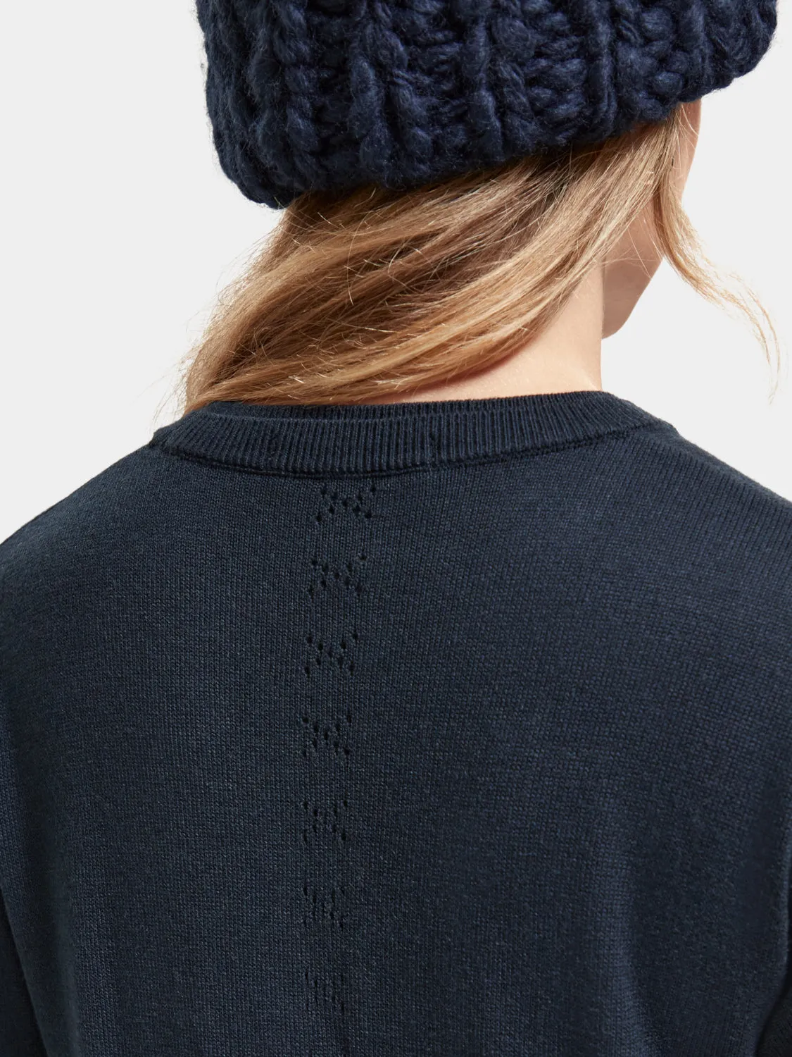 Basic crewneck pullover