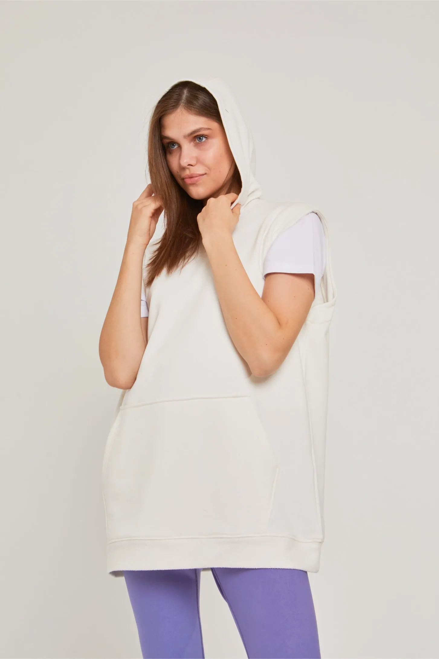 HOODED OVERSIZED VEST - WHITE