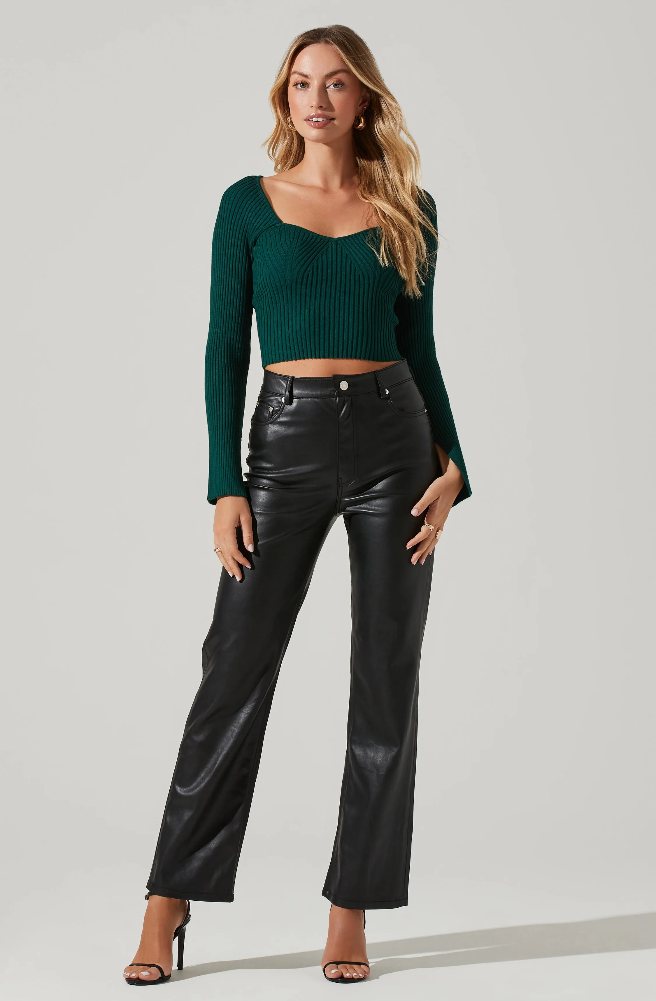 Long Sleeve Cropped Knit Top