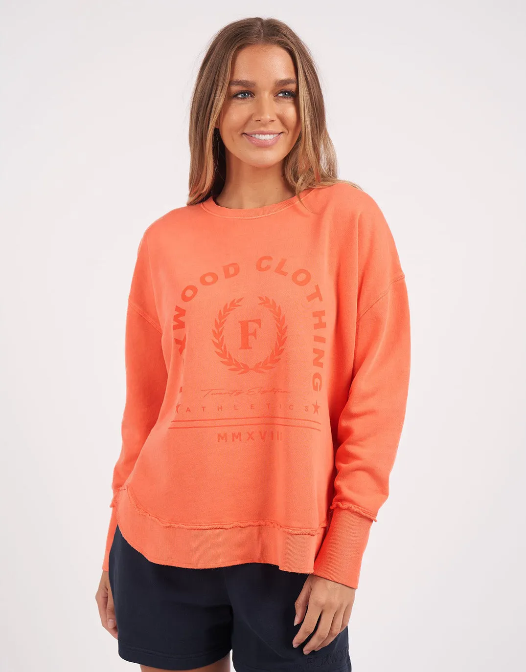 Medallion Crew - Peach