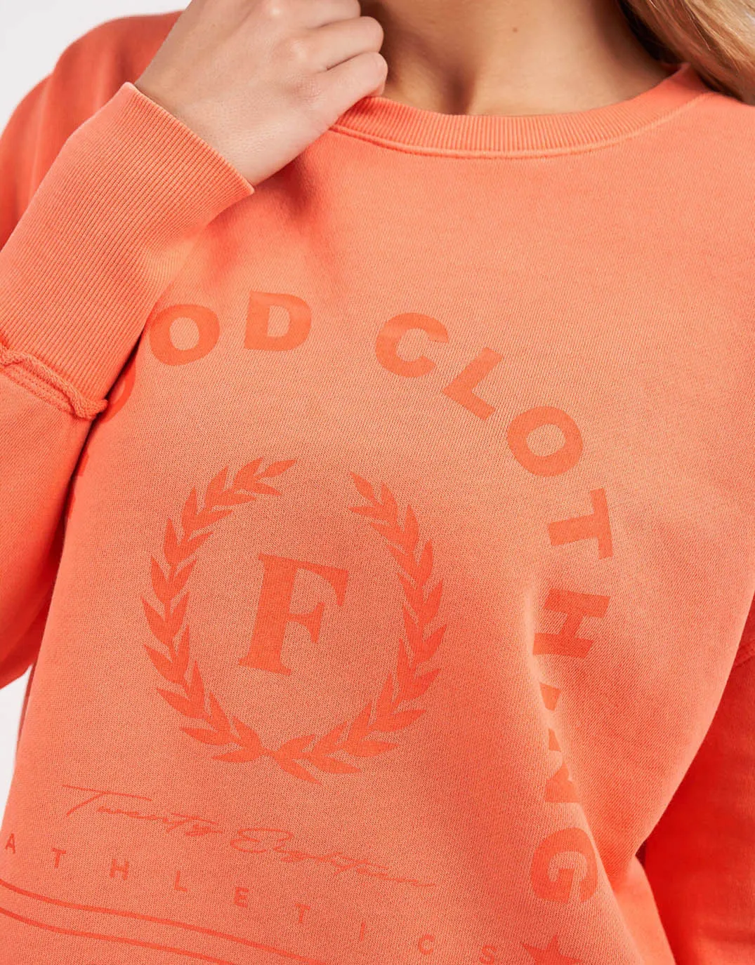 Medallion Crew - Peach