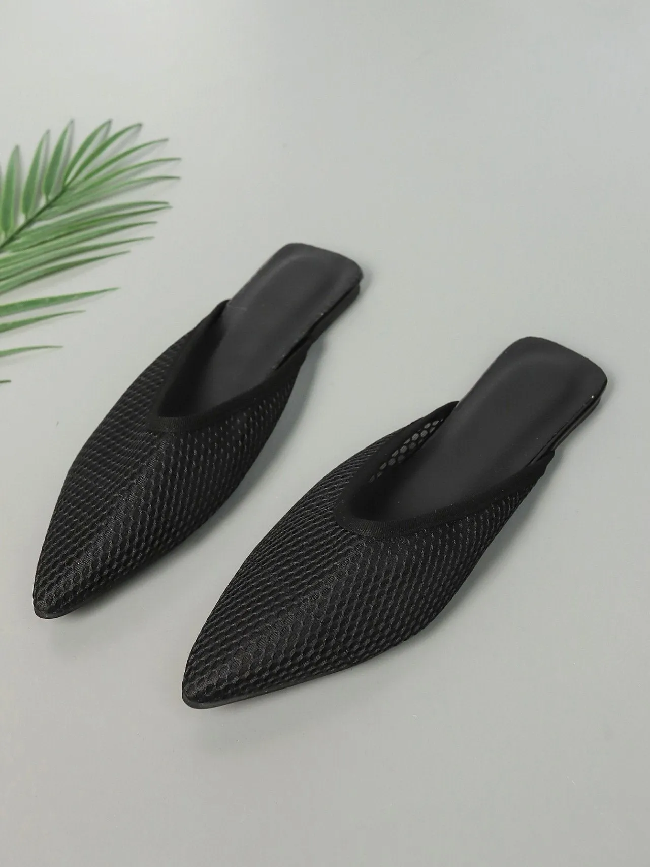 Mesh solid color pointed toe sandals