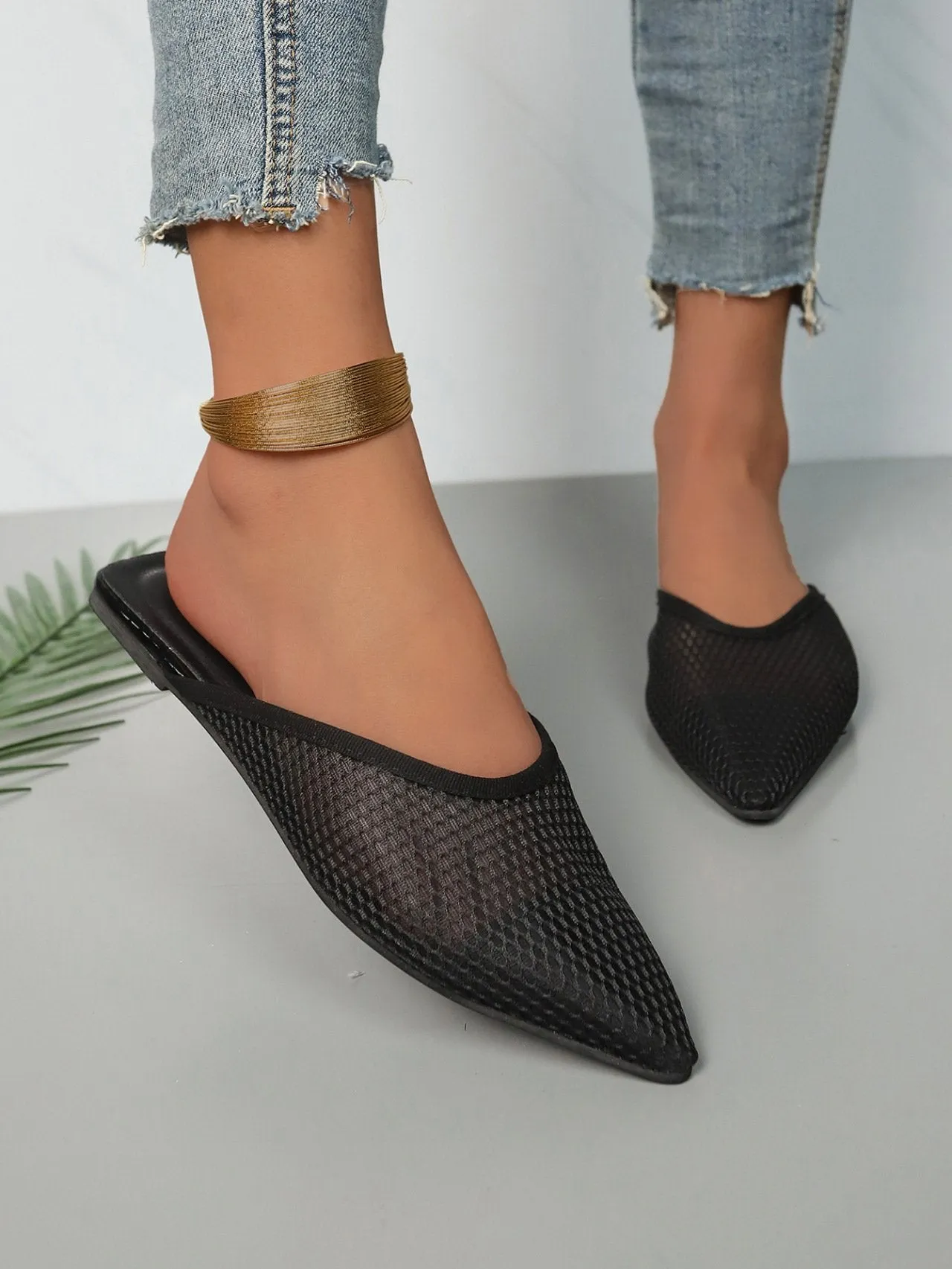 Mesh solid color pointed toe sandals